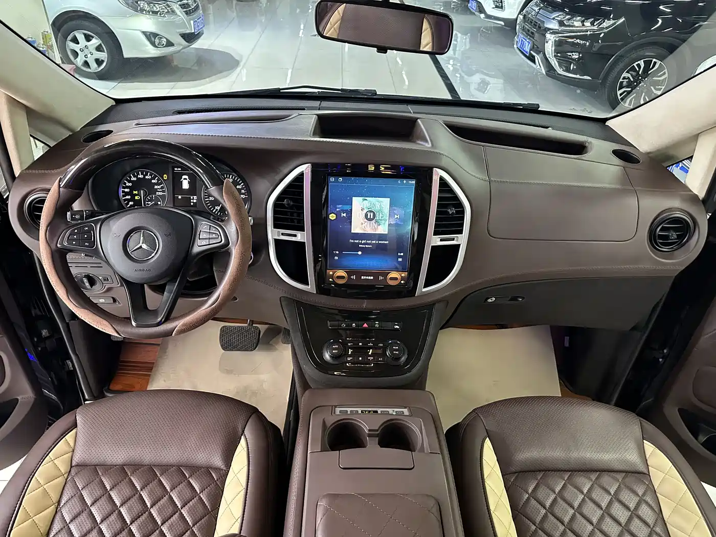 Mercedes-Benz Vito 2018 2.0T Elite Edition 7-seater China VI фото 5