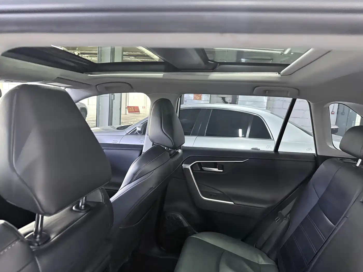 Toyota Wildlander 2023 2.0L CVT FWD Luxury PLUS фото 12