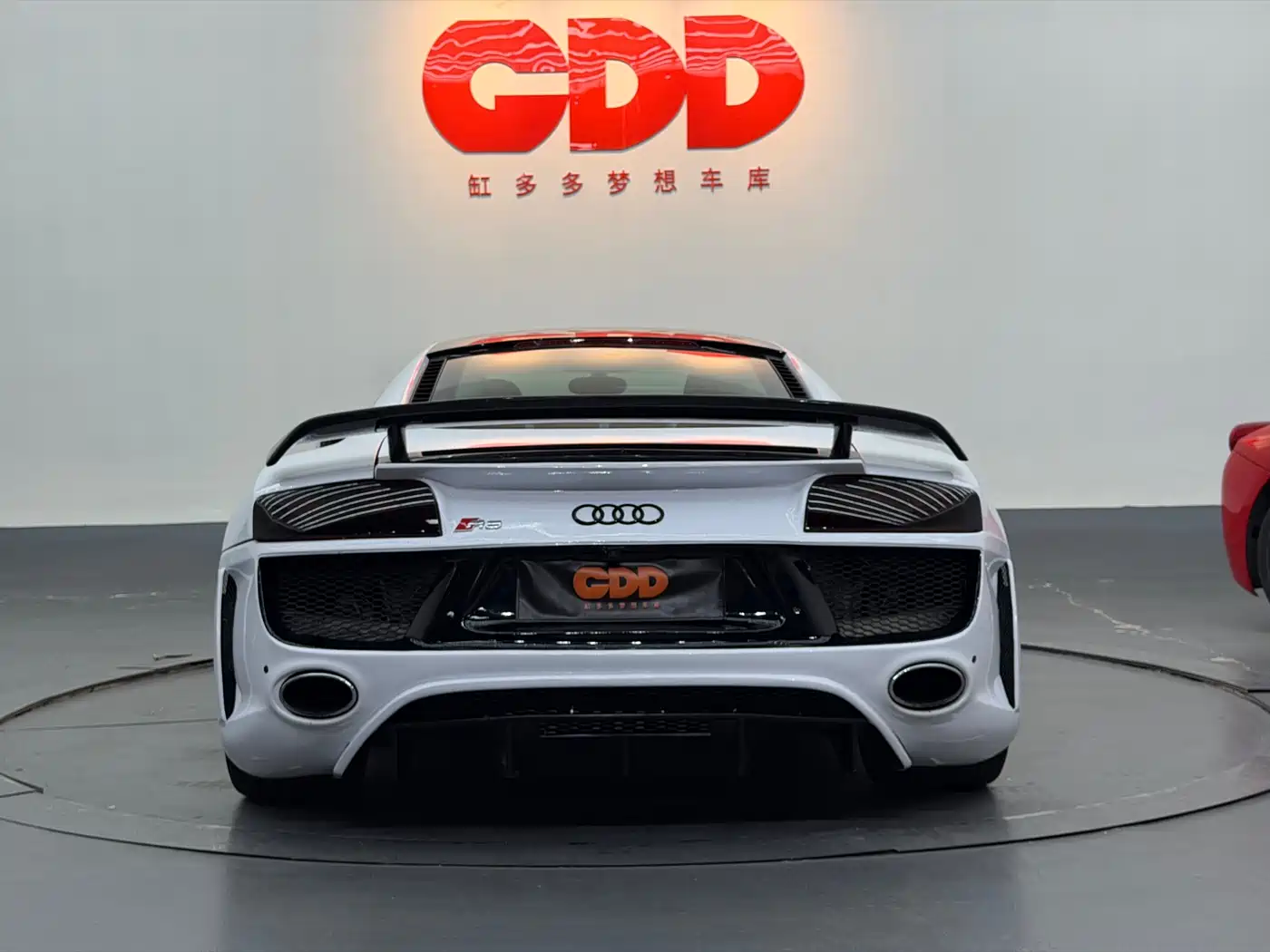 Audi R8 2010 5.2 FSI quattro фото 6