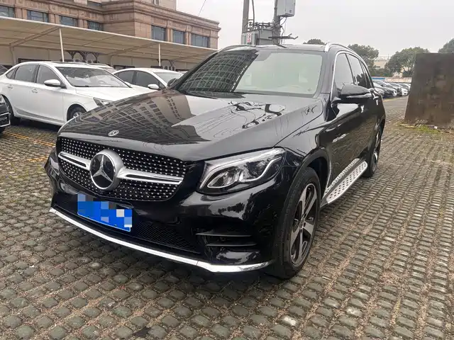 MERCEDES-BENZ GLC