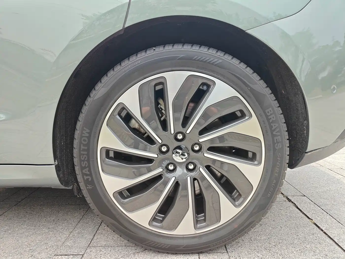 AITO Wenjie AITO M5 2023 Extended Range RWD Smart Drive Edition фото 10