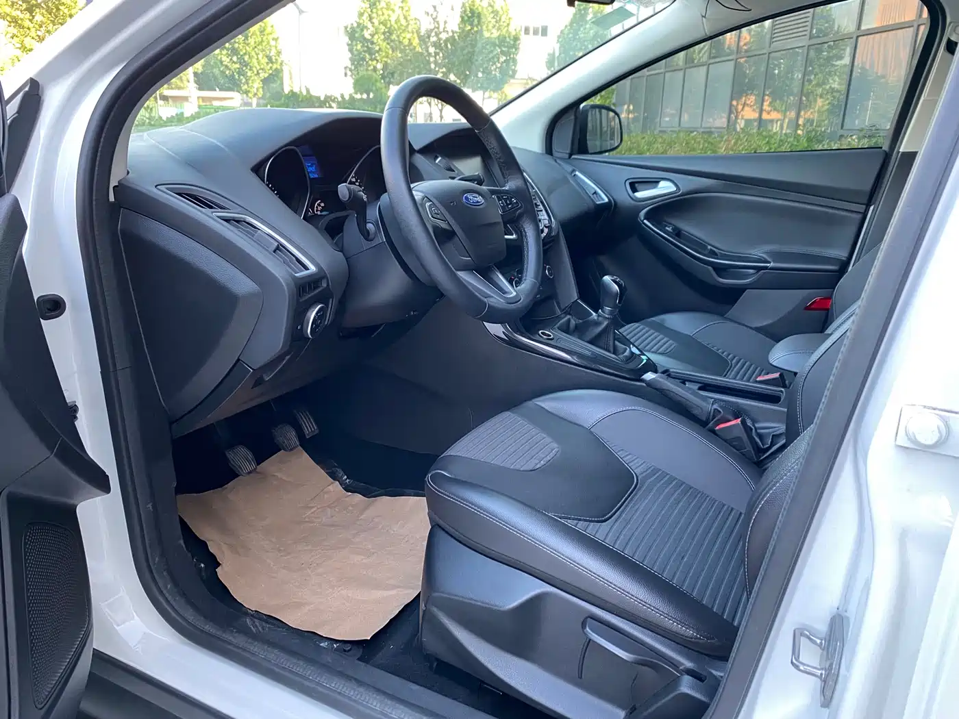 Фото 4 - Ford Focus
