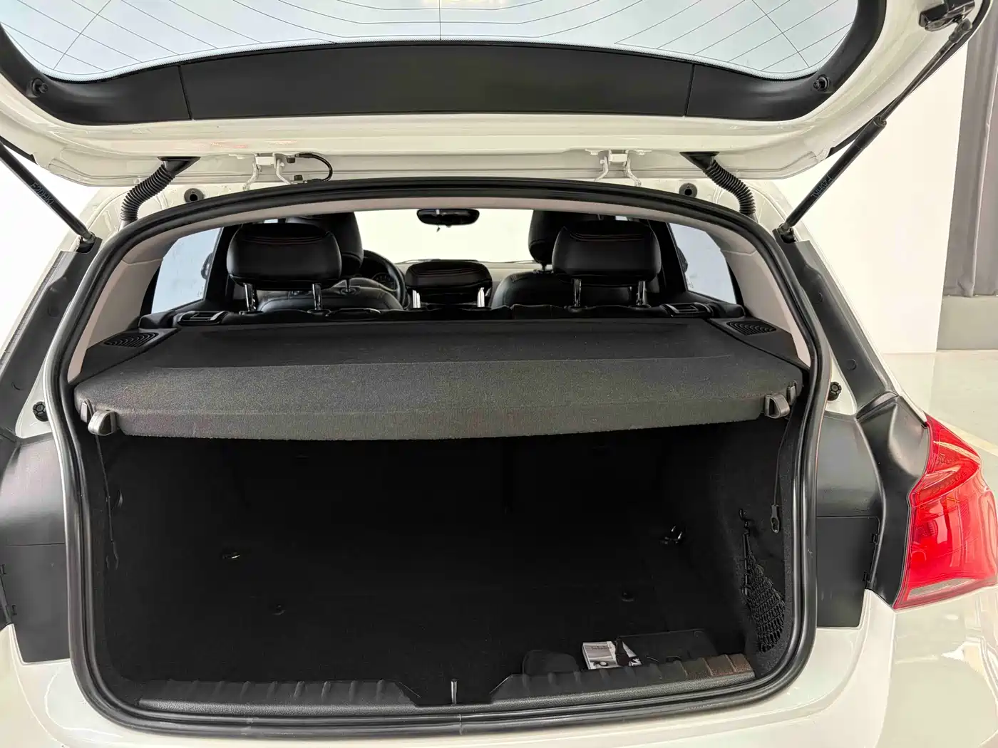 BMW 1 Series (Import) 2015 120i Leading фото 12
