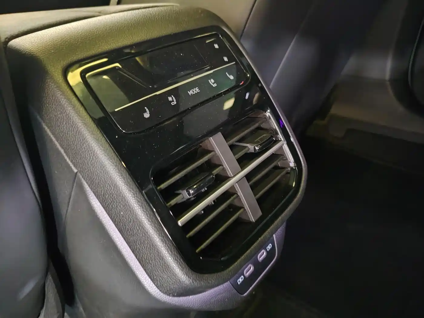 Volkswagen Passat 2025 Model Pro 380TSI Starlight Dragon Premium Edition фото 31