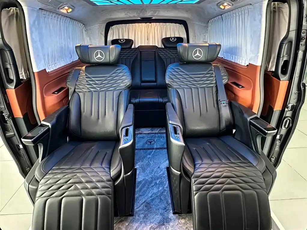 Mercedes-Benz Vito 2023 2.0T Business 7-Seater фото 17