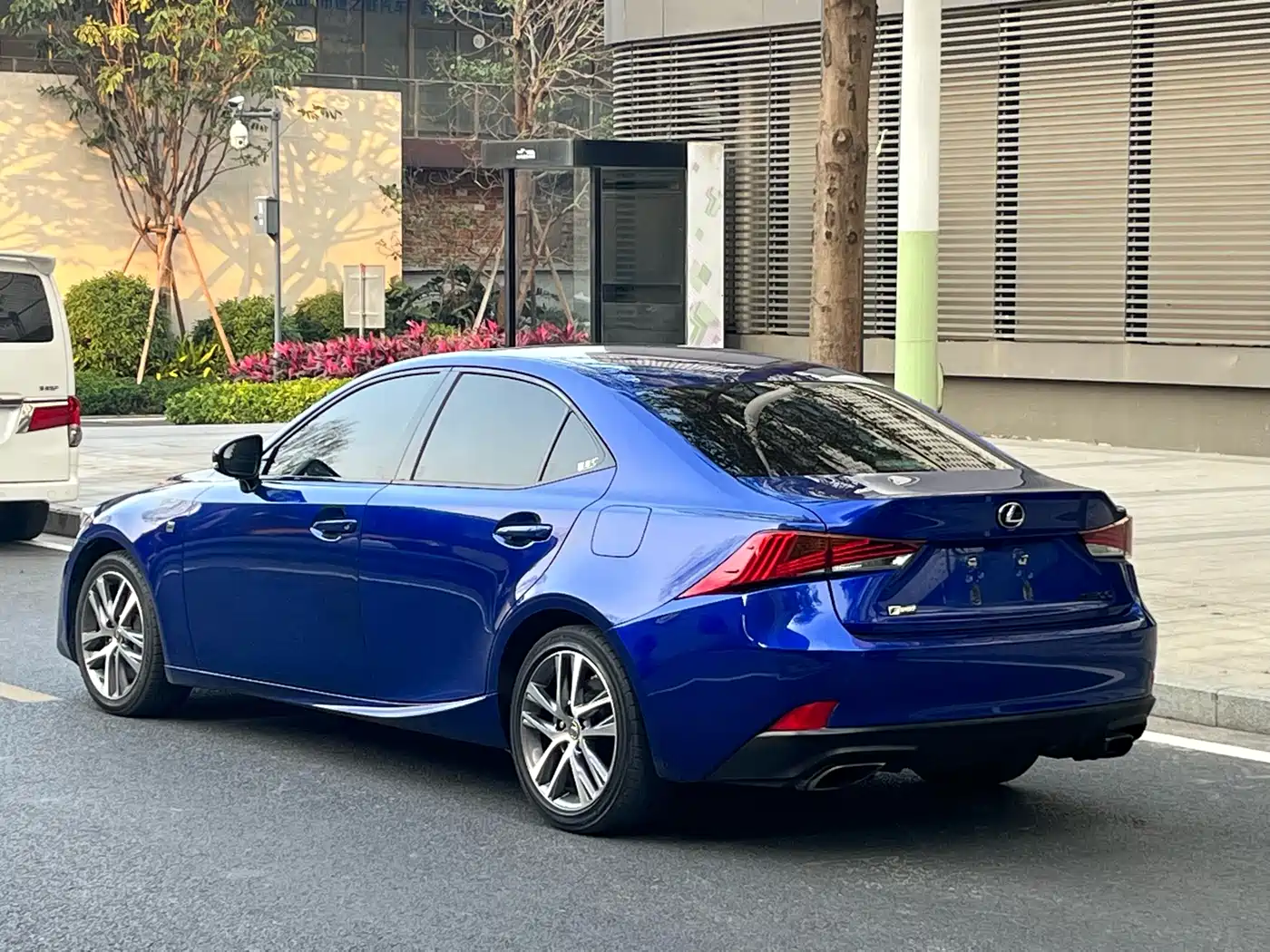 Lexus IS 2017 300 F SPORT фото 4