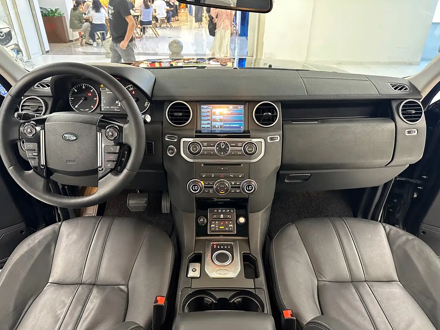 Land Rover Discovery 2013 3.0 SDV6 HSE Diesel фото 21