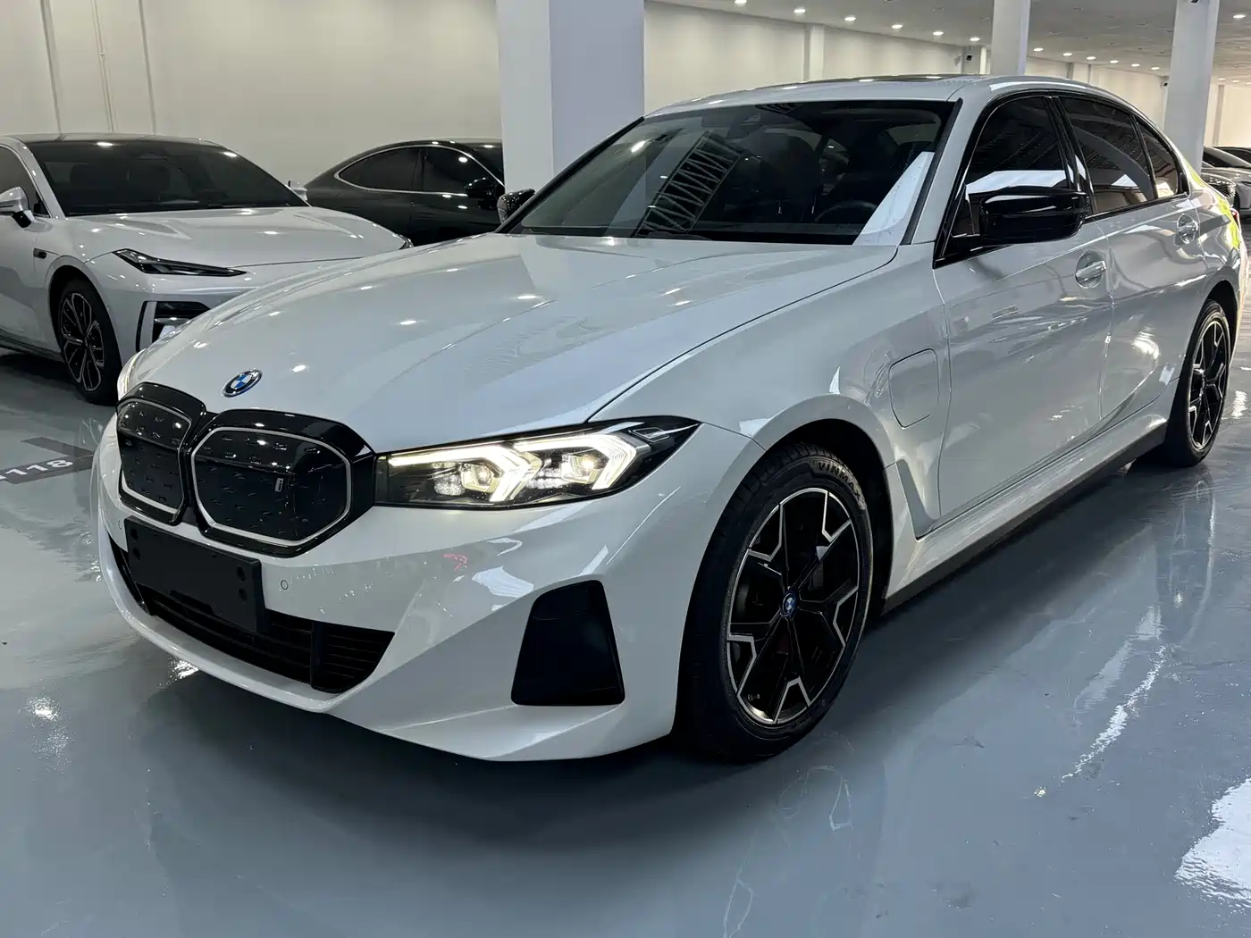 BMW i3 2023 eDrive 40 L Shadowline Package
