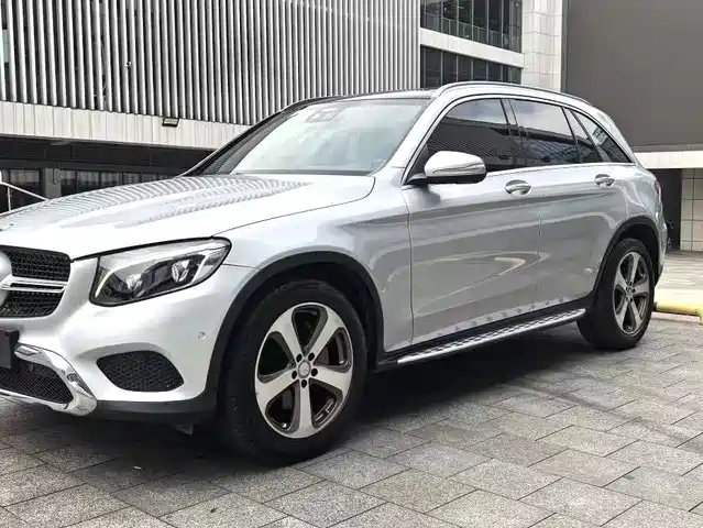 MERCEDES-BENZ GLC