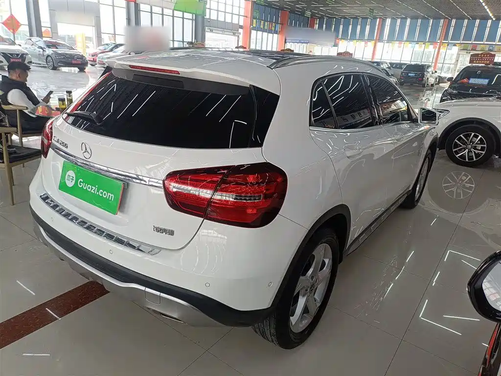 Mercedes-Benz GLA 2018 GLA 200 Dynamic фото 5