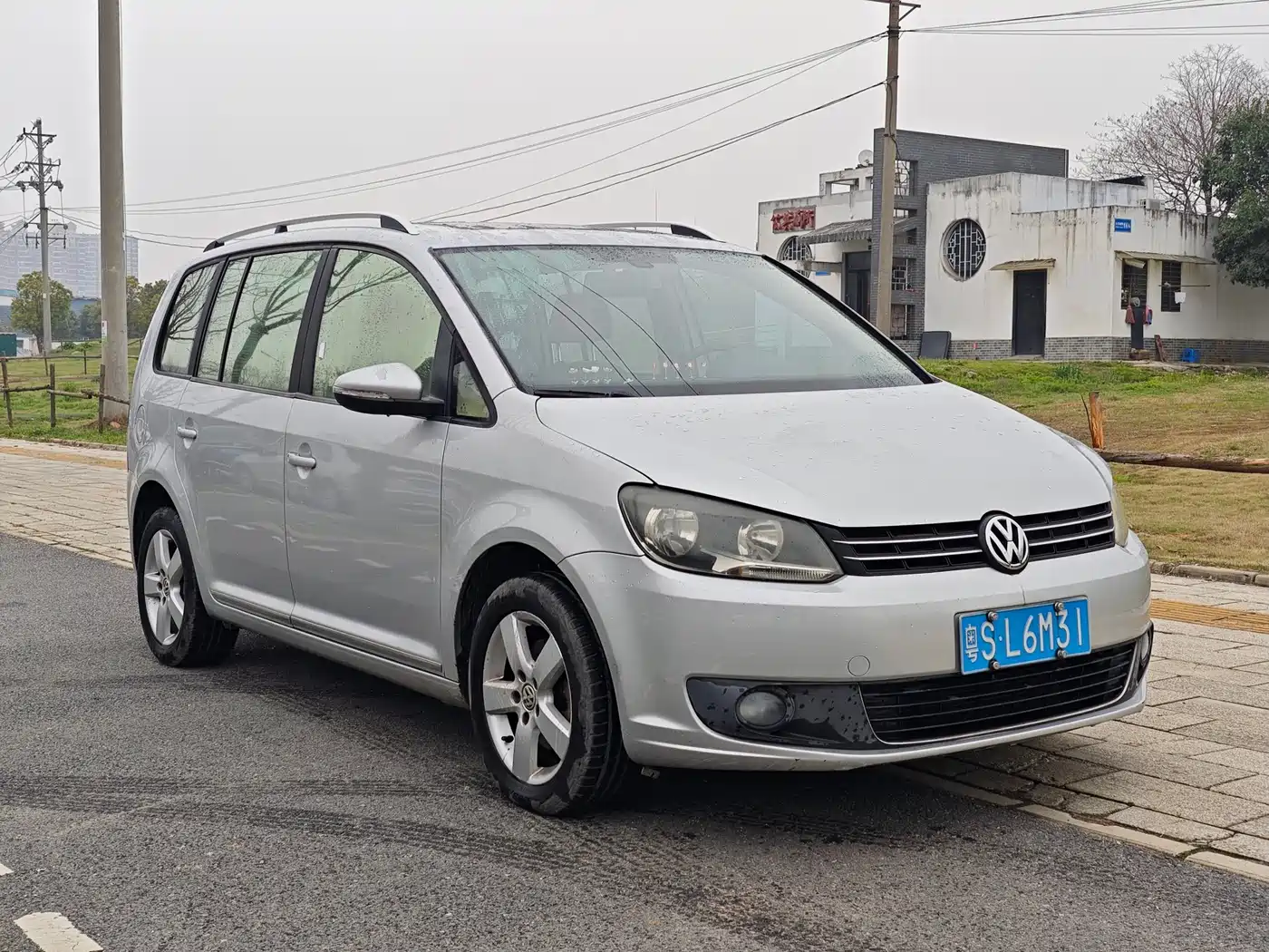 Volkswagen Touran 2013 1.4T DSG Comfort 5-seater фото 3
