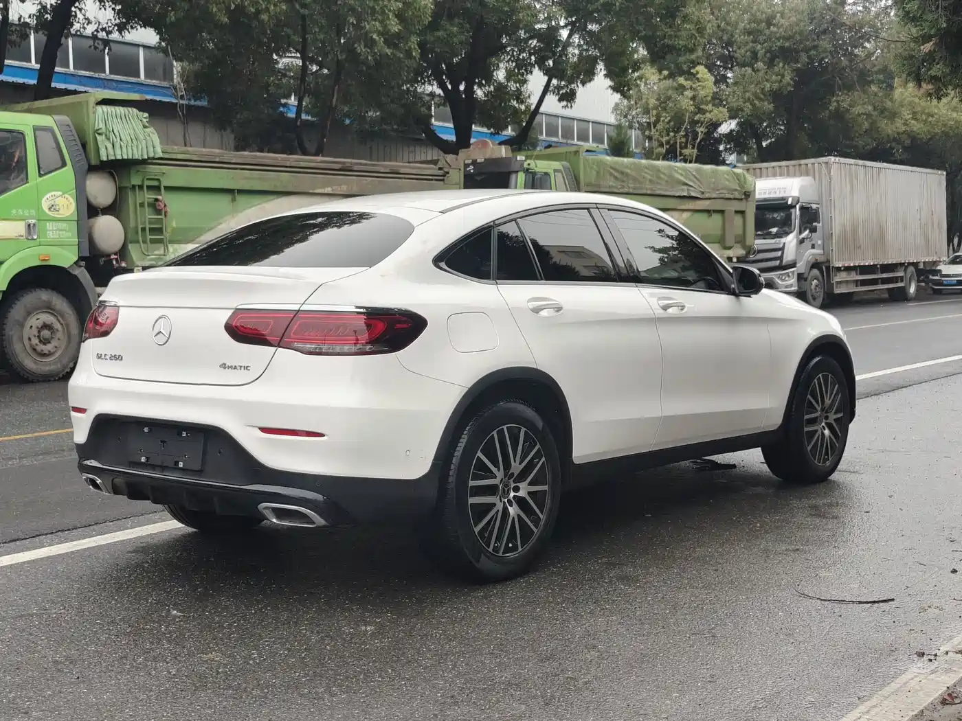 Mercedes-Benz GLC Coupe 2022 GLC 260 4MATIC Coupe SUV фото 16