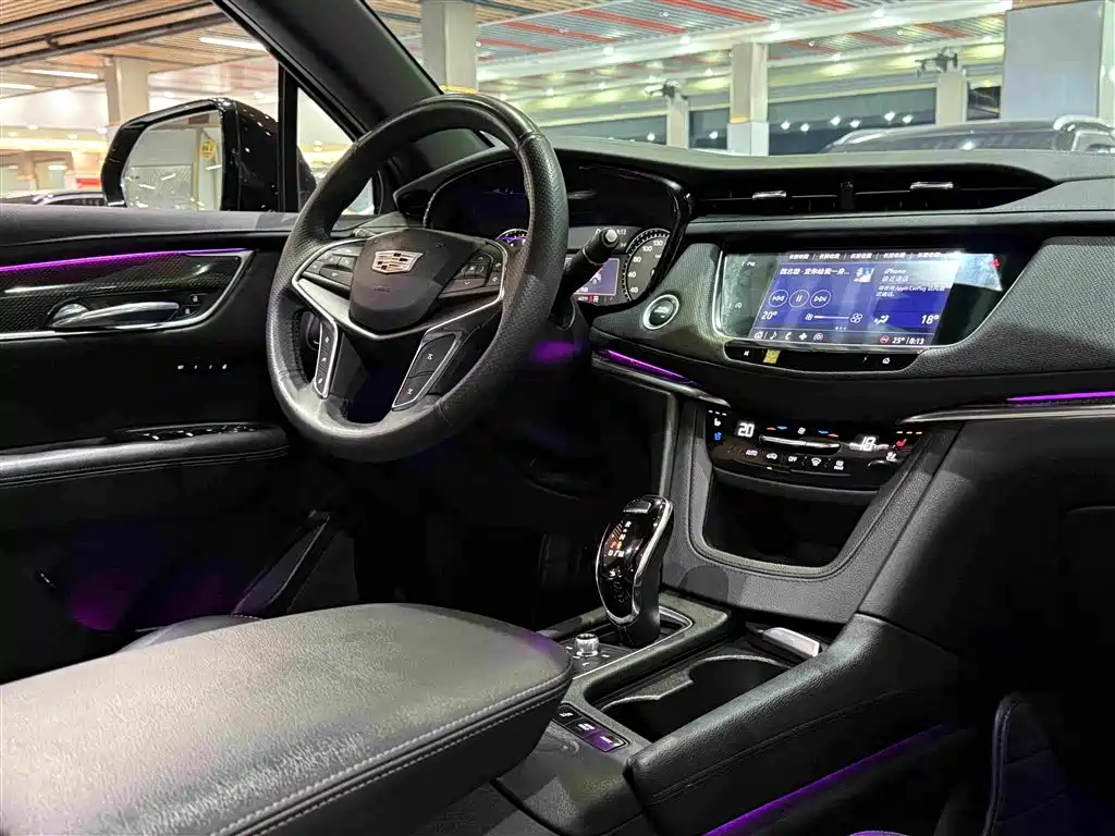Фото 11 - Cadillac XT5