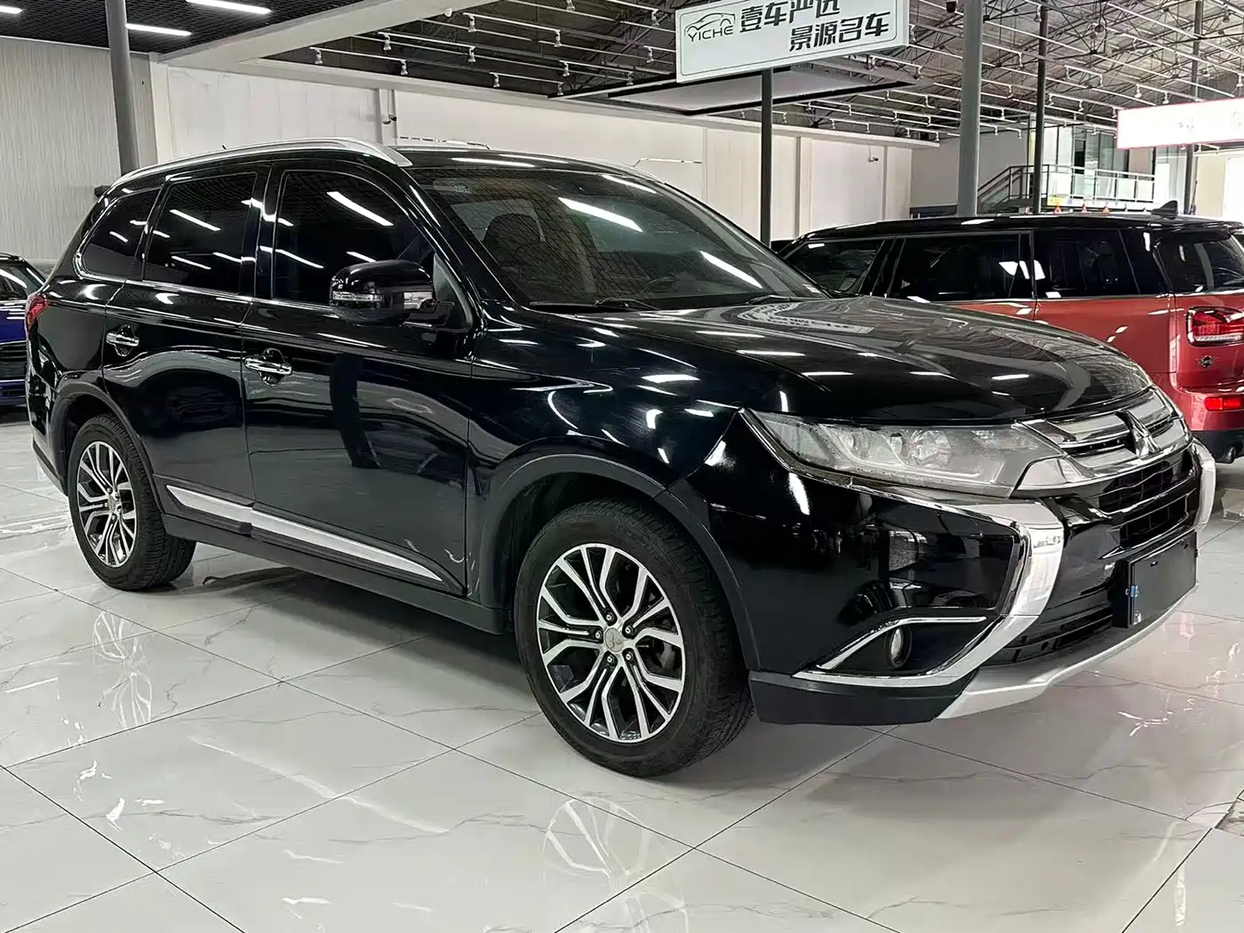 Mitsubishi Outlander 2016 2.4L 4WD Luxury Edition 7-seater фото 6