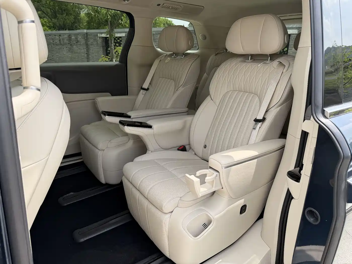 Voyah Auto Voyah Dreamer 2025 PHEV AWD Flagship Kunpeng Edition фото 9