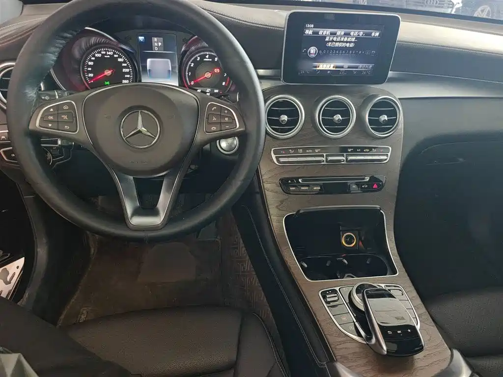 Mercedes-Benz GLC 2017 GLC 300 4MATIC Dynamic фото 6