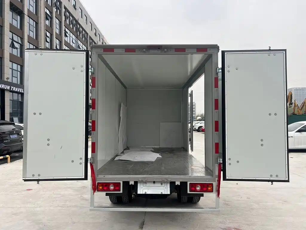 Changan Kaicheng Changan Shenqi T30 2025 2023 1.6L CNG Single Cab 3.6m Composite Panel Van Comfort DAM16KRC