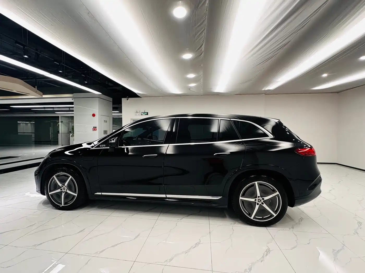 Mercedes-Benz EQS SUV 2023 450 4MATIC Pioneer Edition фото 8