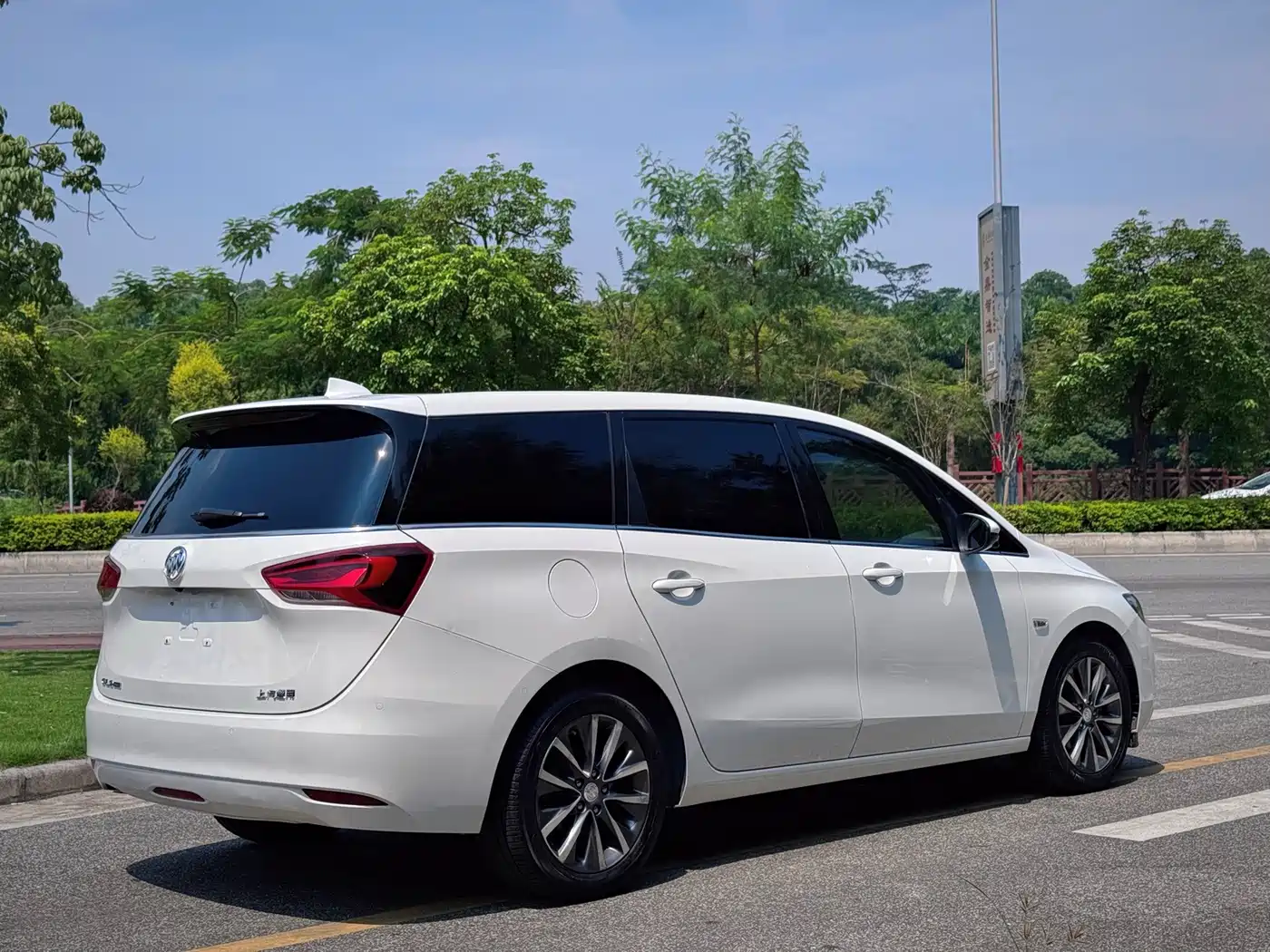 Buick GL6 2018 2018 18T 6-Seater Premium