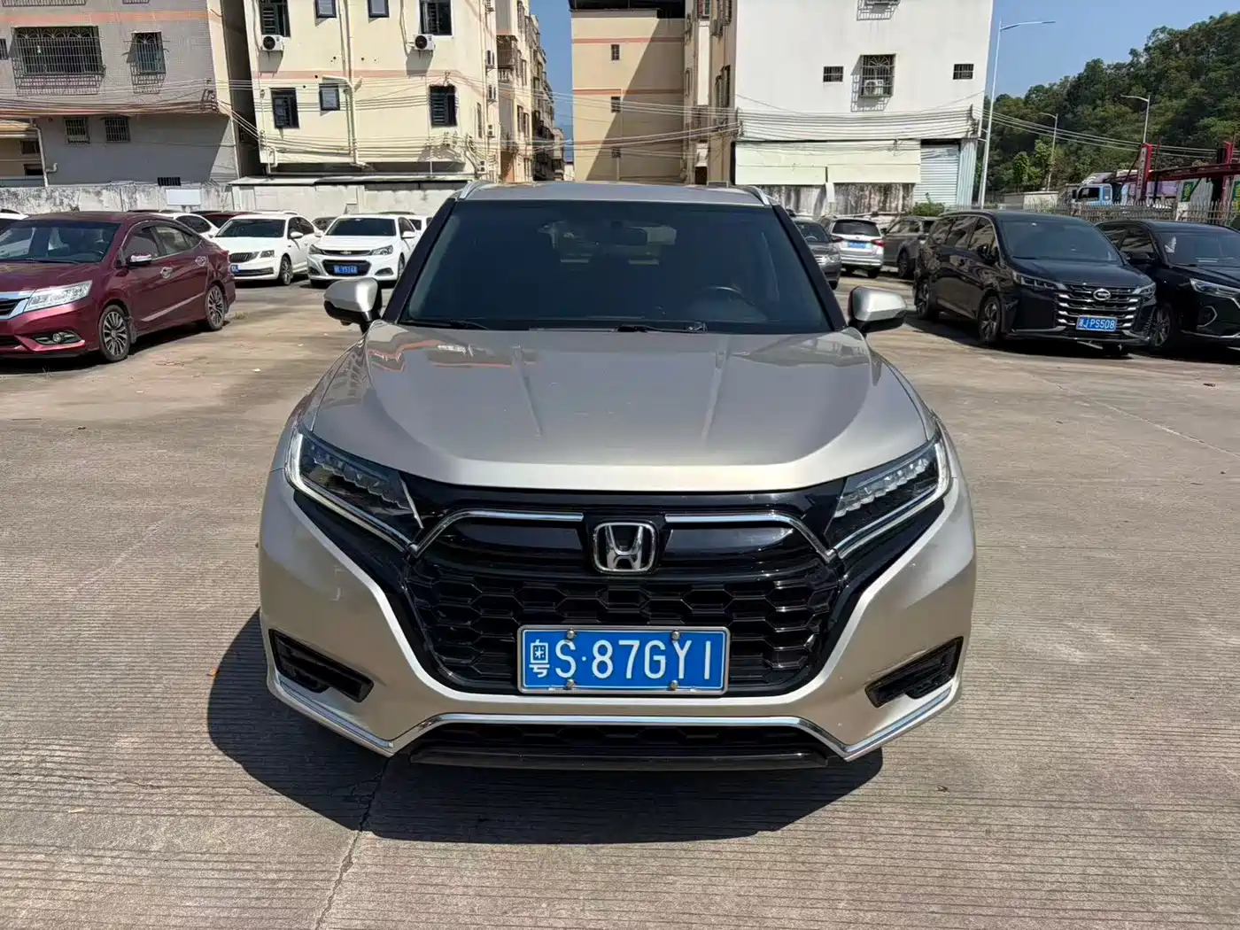Photo 1 - Honda UR-V