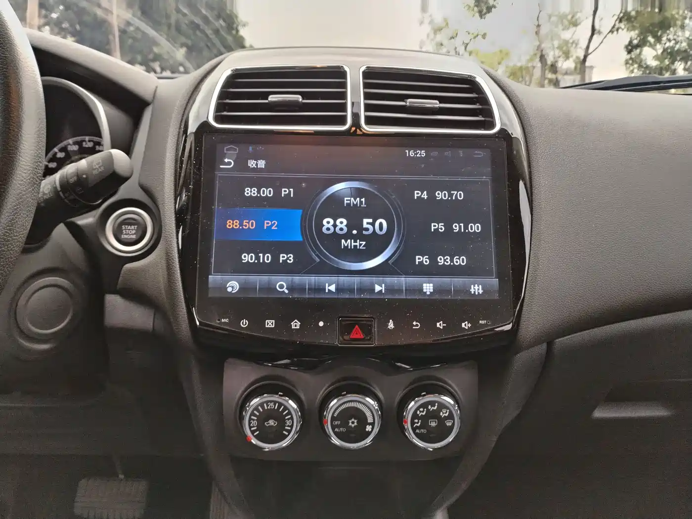 Mitsubishi ASX 2016 2.0L CVT 2WD Navigation Edition фото 19