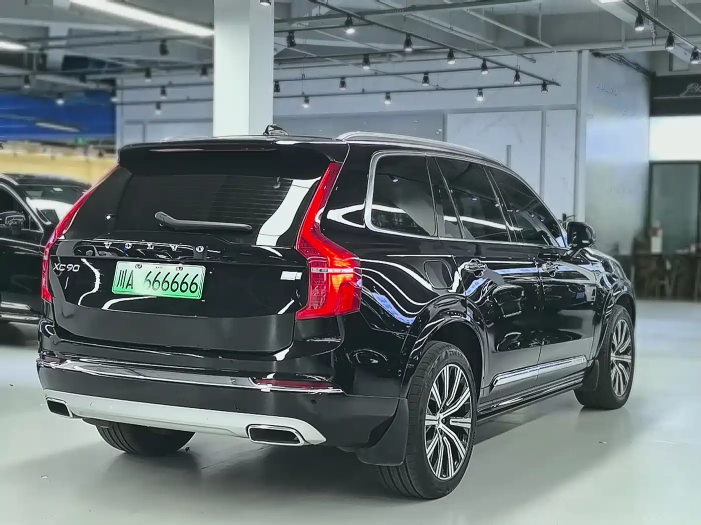VOLVO XC90 PLUG-IN HYBRID