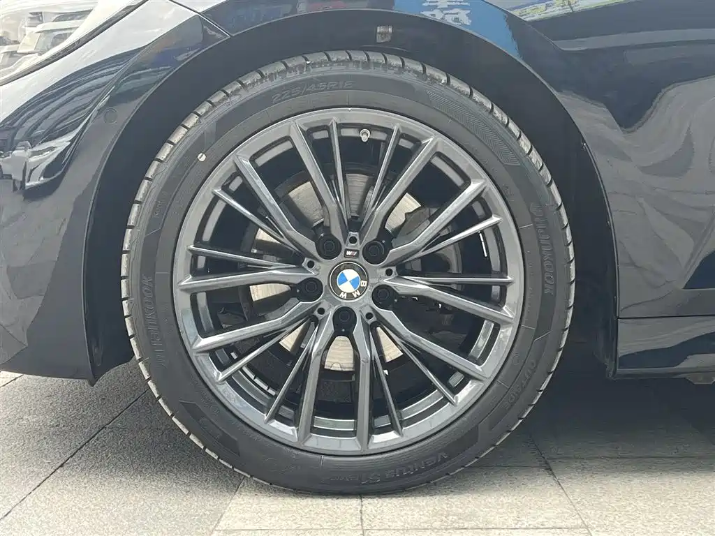 BMW 3 Series 2021 325Li M Sport Night Edition фото 10