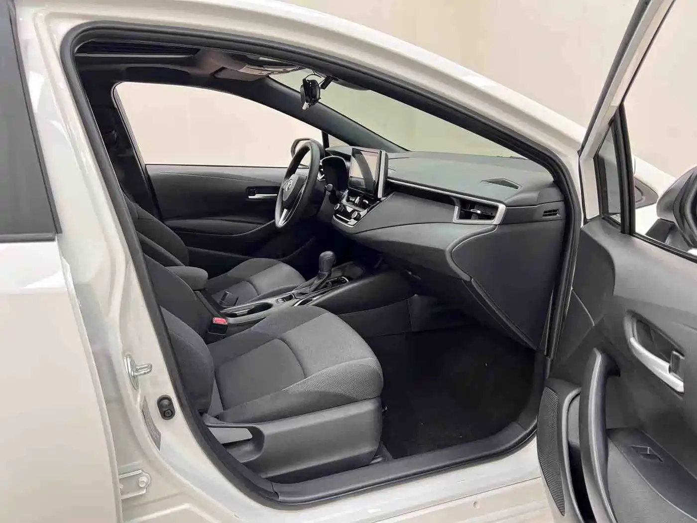 Toyota Levin 2022 185T CVT Luxury Edition фото 23