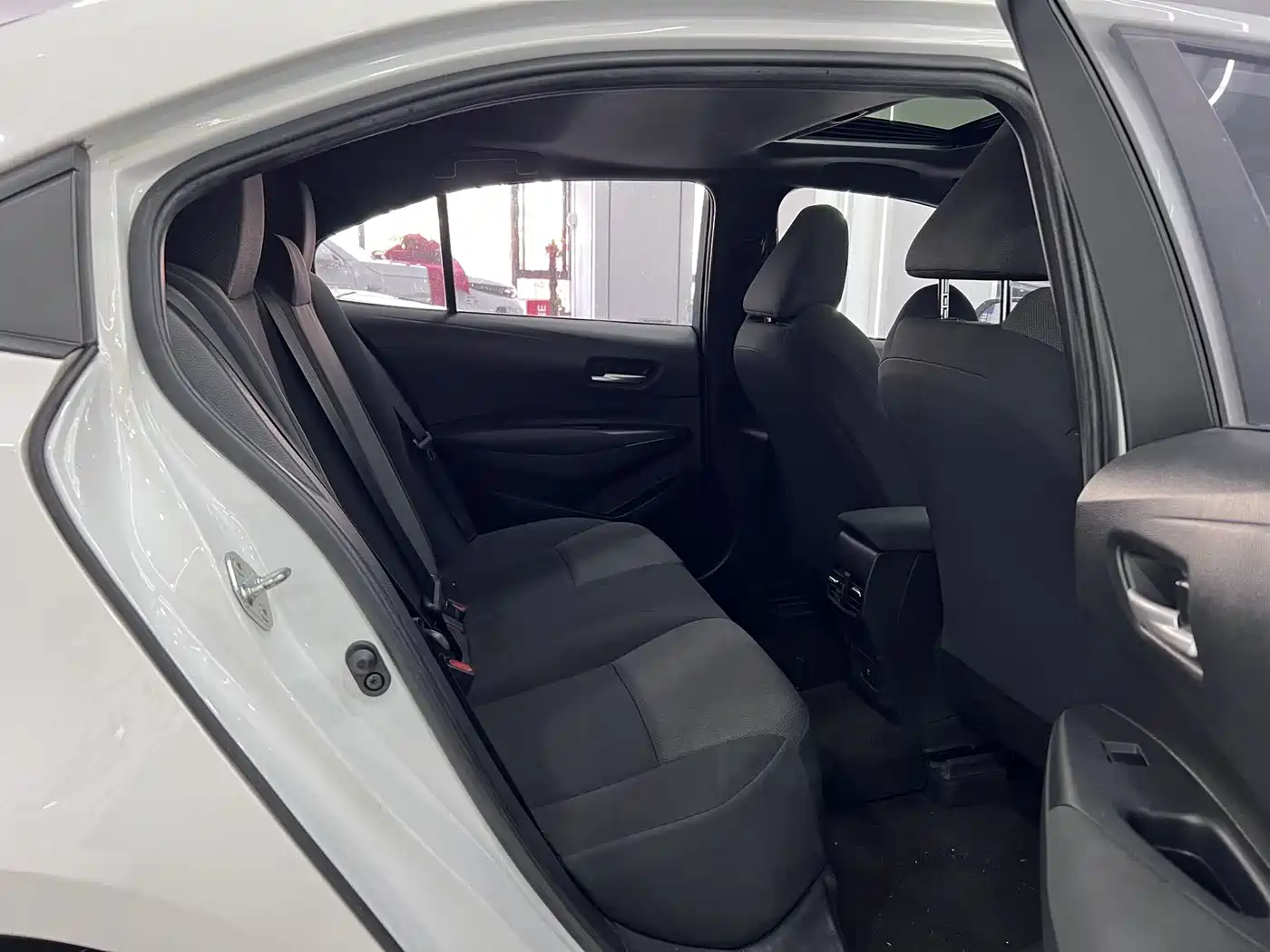 Toyota Levin 2021 185T CVT Luxury Edition фото 11