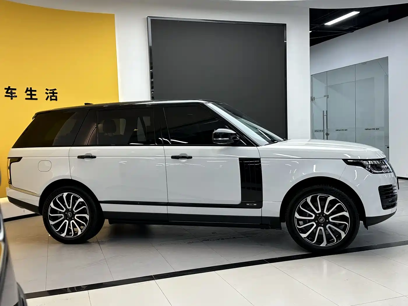 LAND ROVER RANGE ROVER