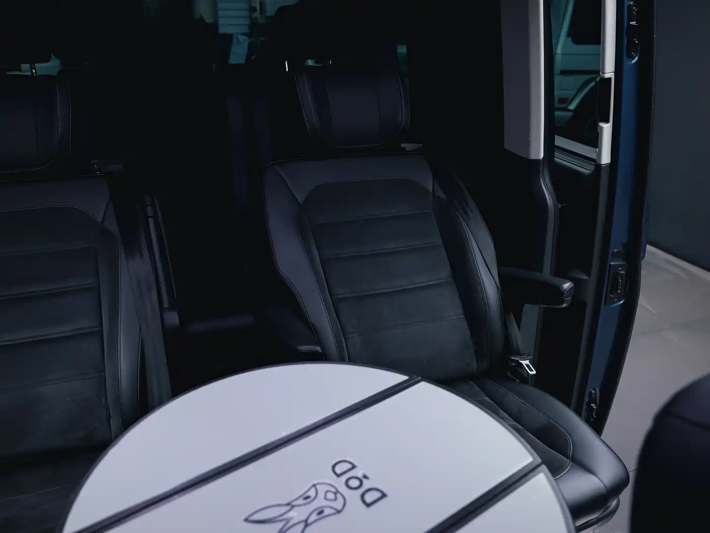 Volkswagen Multivan 2019 2.0TSI 4WD Premium 7-seater фото 19