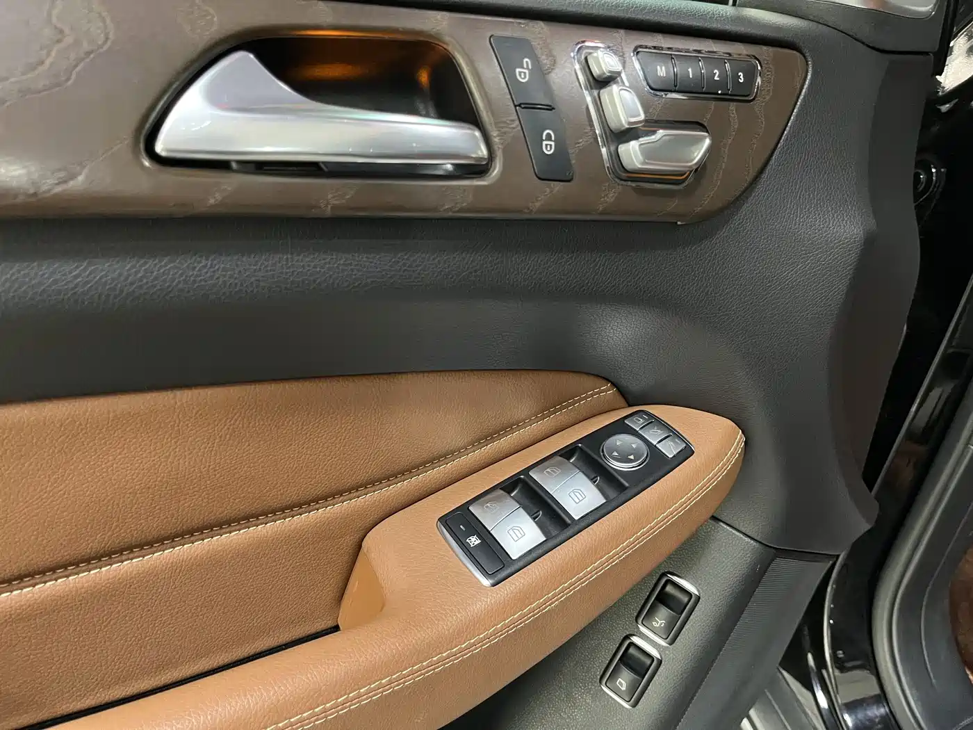 Mercedes-Benz GLS 2017 GLS 400 4MATIC Luxury фото 14