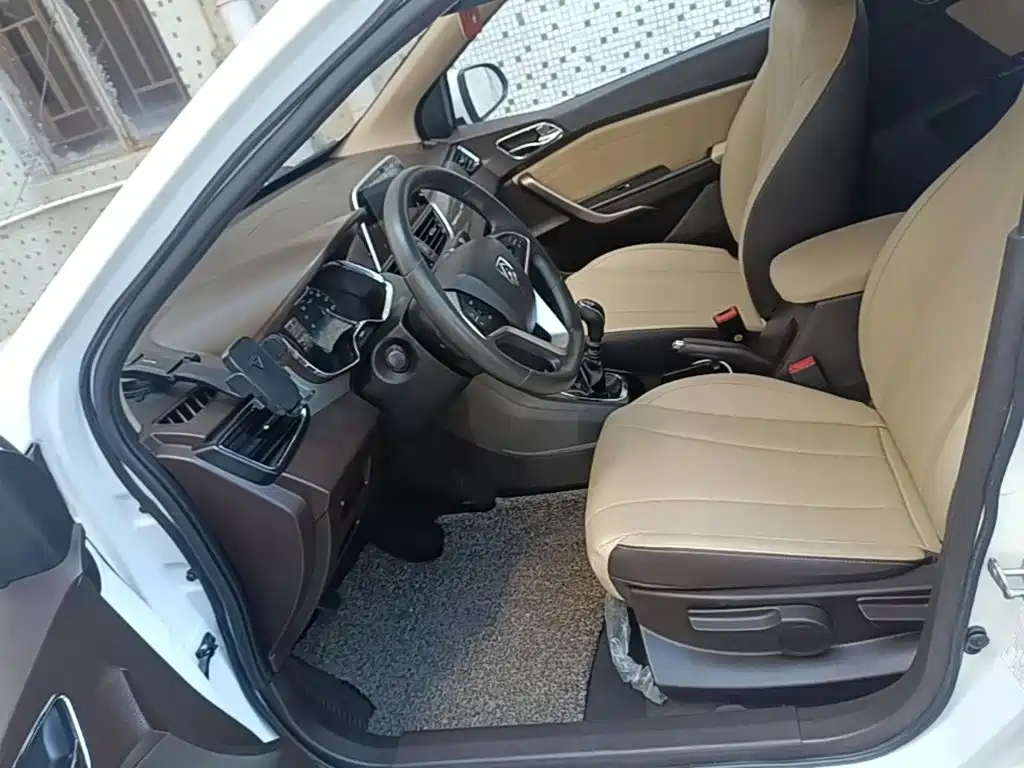 Baojun 310W 2020 2017 1.5L Manual Fashion China VI