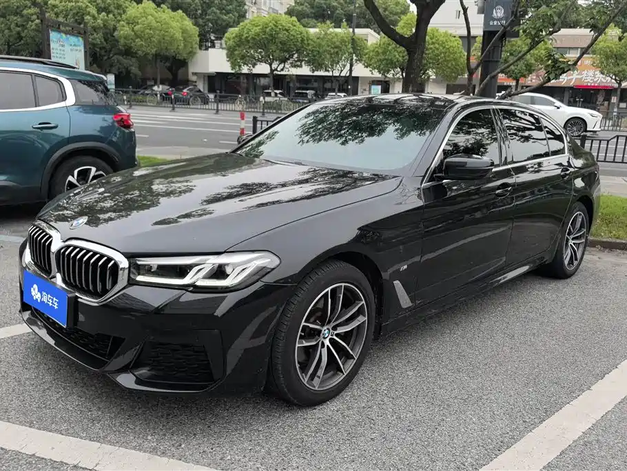 BMW 5 Series 2021 525Li Luxury Package