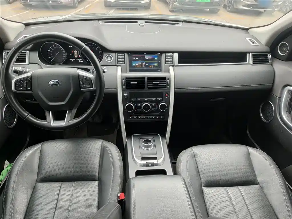Land Rover Discovery Sport 2016 2.0T HSE фото 14