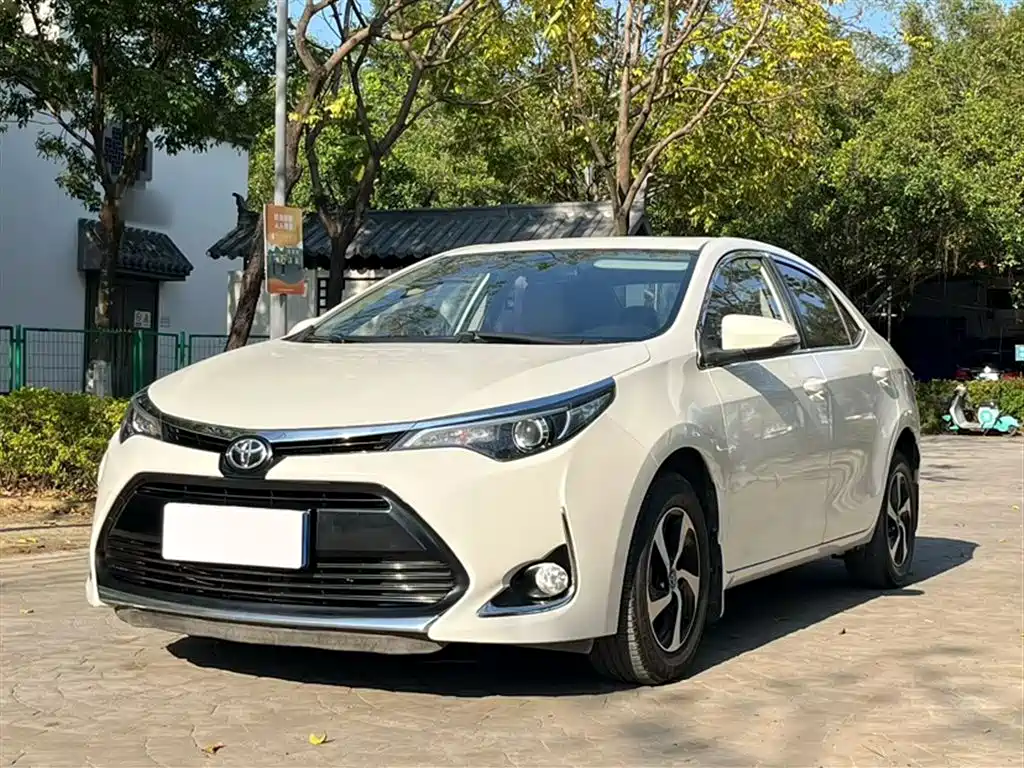 Toyota Levin 2017 Facelift 185T CVT Elite Edition China VI фото 2