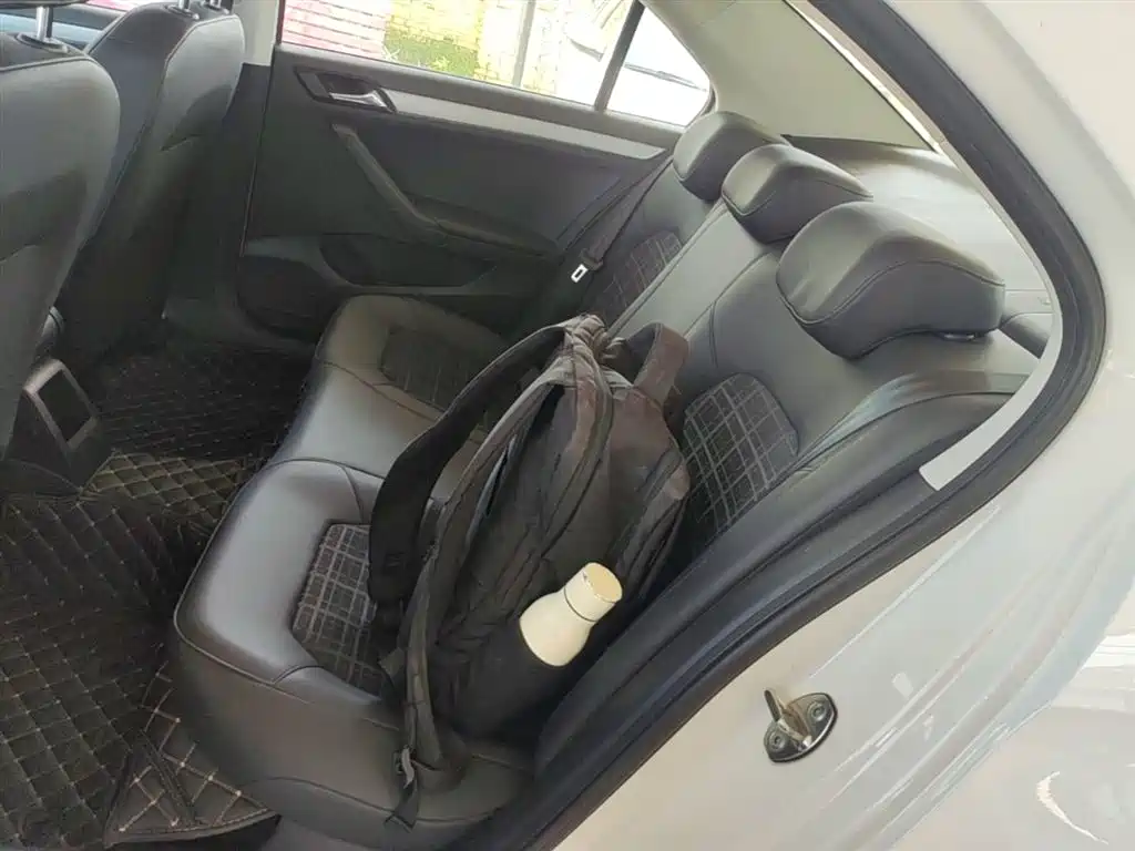 Volkswagen Jetta 2017 1.5L Manual Comfort фото 16