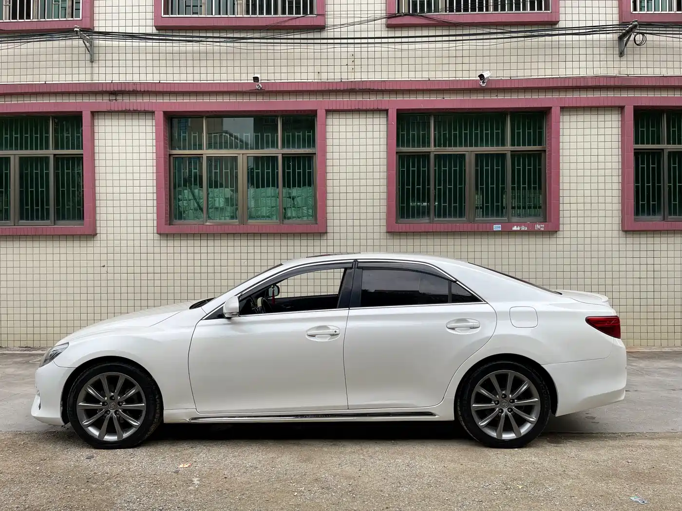 Toyota Reiz 2013 2.5V Premium Edition фото 14