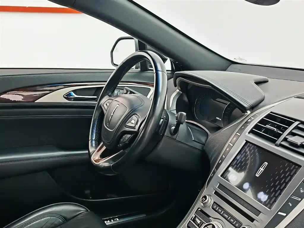 Lincoln MKZ 2018 2.0T Elegance Edition фото 22