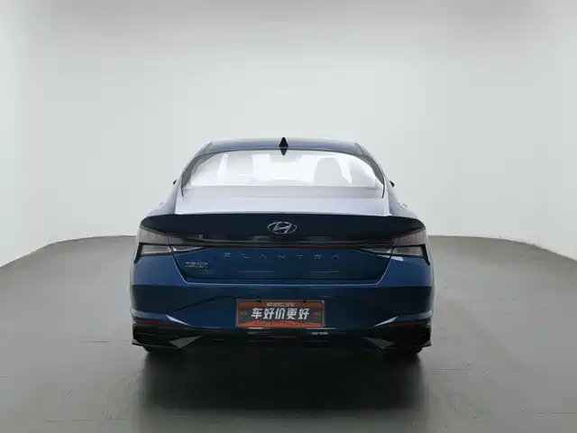 Hyundai Elantra 2021 1.5L CVT LUX Premium Edition — фото 4