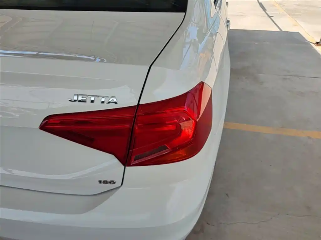 Volkswagen Jetta 2017 1.5L Manual Comfort фото 8