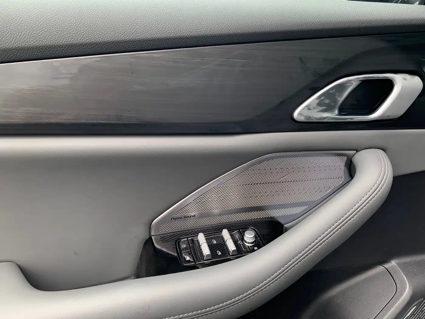 Geely Galaxy Galaxy A7 2025 EM-i 150km Explorer+ Edition фото 10