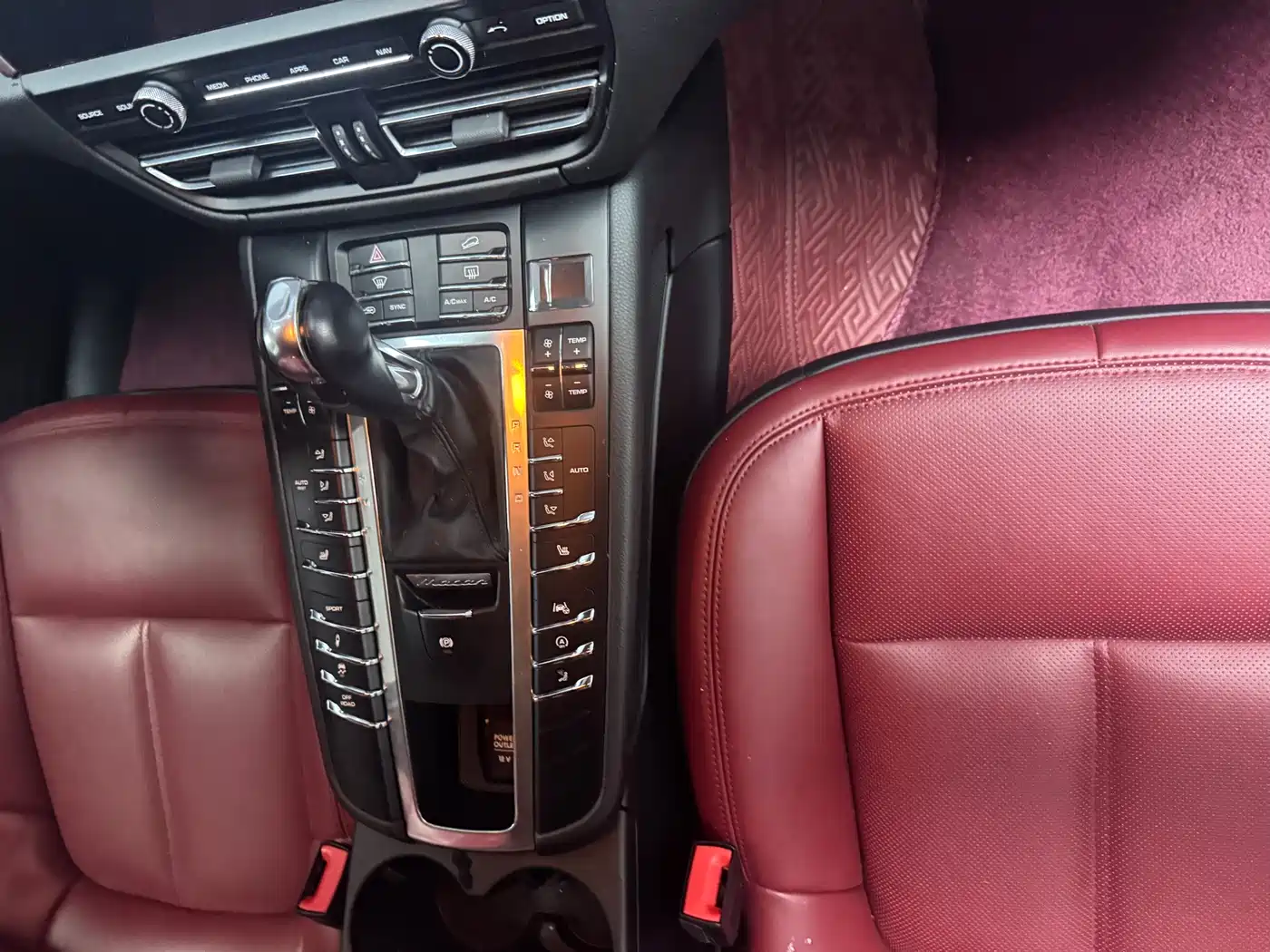 Porsche Macan 2018 Macan 2.0T фото 12