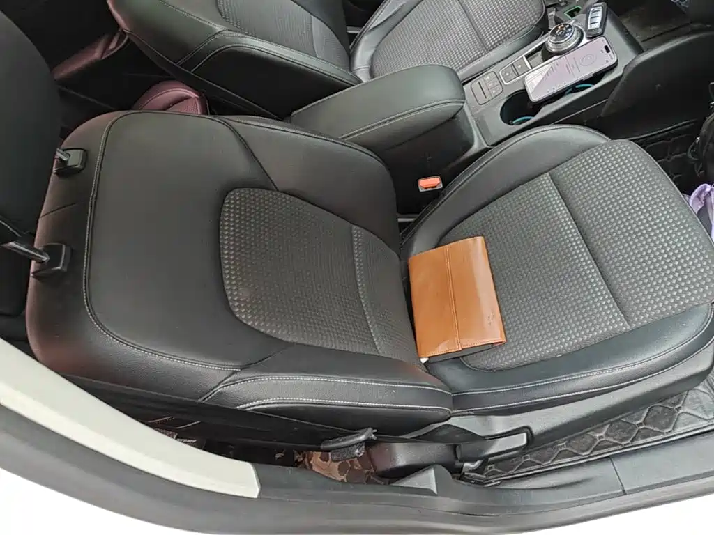 Фото 25 - Ford Focus