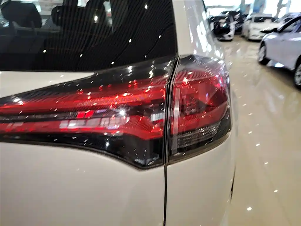 Toyota RAV4 Rongfang 2019 2.0L CVT 2WD Pioneer Edition China VI фото 8