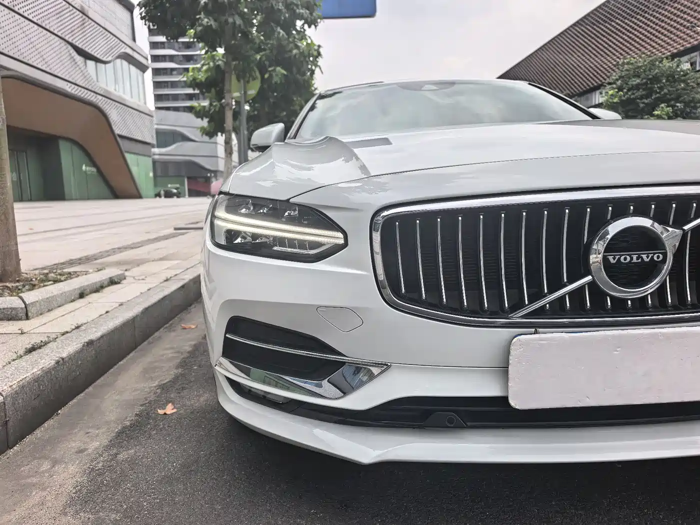 Фото 3 - Volvo S90