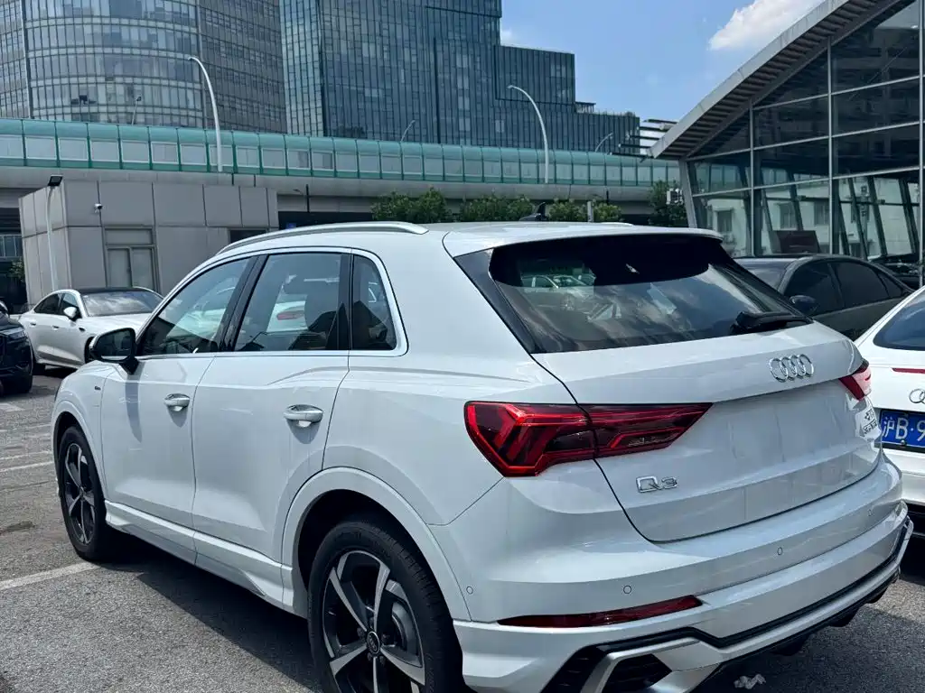 Audi Q3 2025 2025 quattro 45th Anniversary Edition 35TFSI Fashion Dynamic