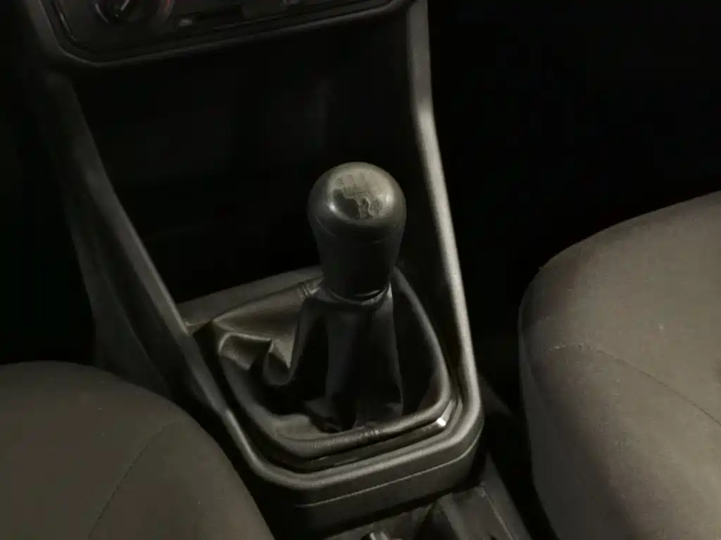 Photo 13 - Volkswagen Jetta