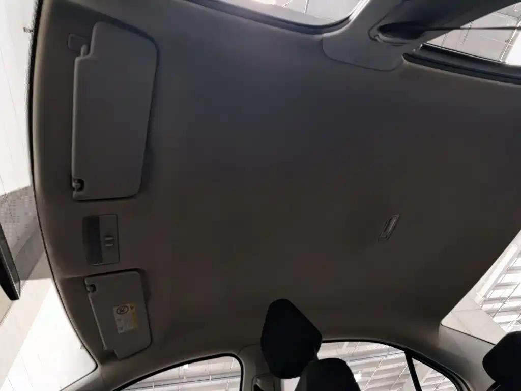 Photo 14 - Volkswagen Jetta