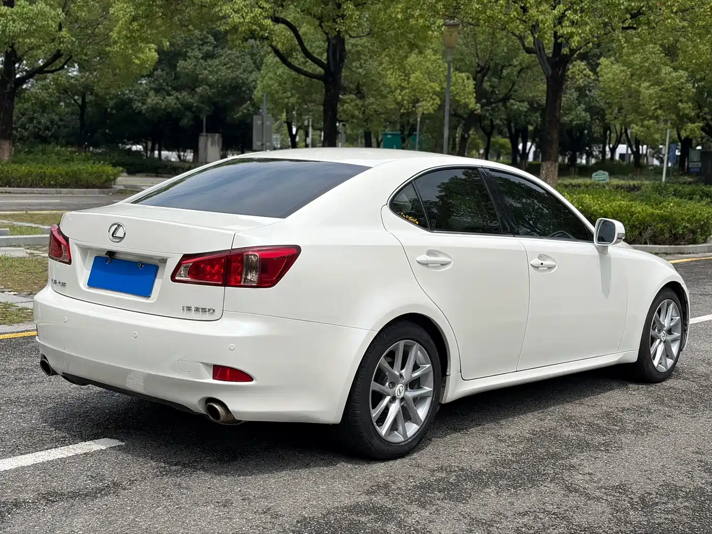 Фото 8 - Lexus IS